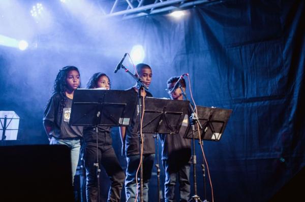 Iniciativa aprovada pelo Siec beneficiará 200 famílias com aulas de canto, violão, dança e teatro