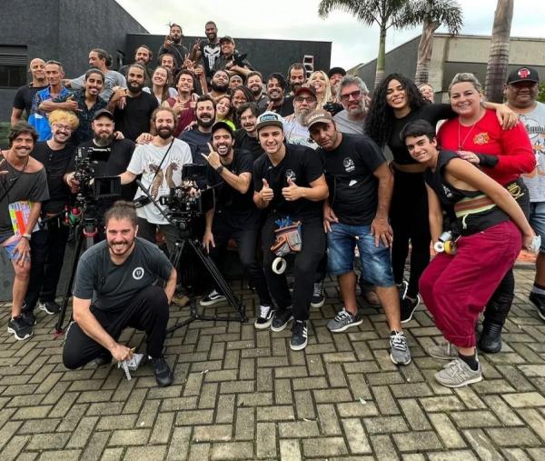 Whindersson Nunes anuncia filme de ação com a ex-BBB Elana Valenária e a atriz Zezé Motta