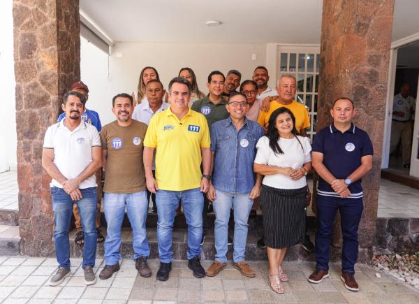 Ciro Nogueira recebe apoio de grupo de lideranças de várias regiões de Teresina