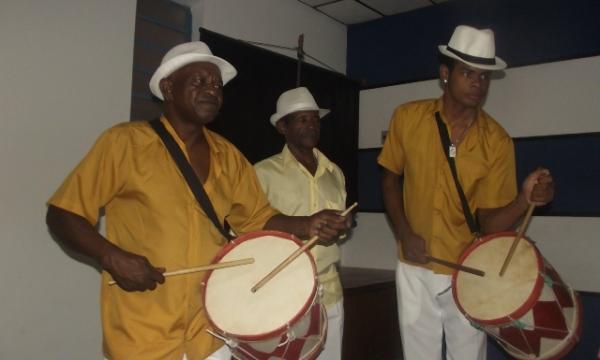  Sonora Brasil apresentou o grupo quilombola Ra&iacute;zes do Bol&atilde;o em Floriano.(Imagem:FlorianoNews)