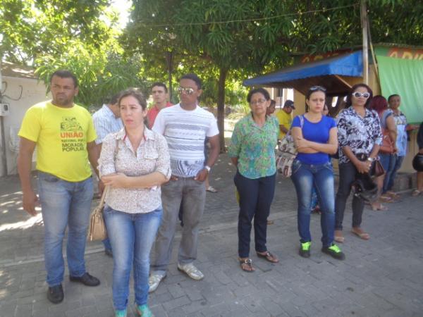 Sindicato dos Servidores de Floriano realiza ato em Praça pública.(Imagem:FlorianoNews)