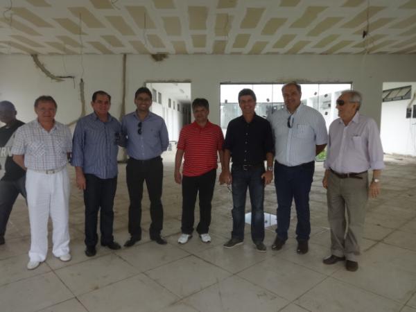 Secretário Estadual de Saúde realizou inspeção em obras do setor de saúde de Floriano.(Imagem:FlorianoNews)
