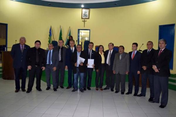 Gilberto Júnior participa da abertura do ano legislativo na Câmara de Floriano