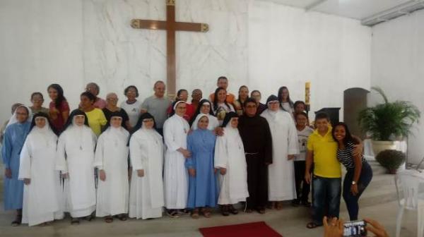 Fé e devoção marcam encerramento dos festejos de Santa Cruz em Floriano