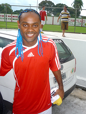 Vagner Love: 'A Rússia está mais adiantada que o Brasil para a Copa'