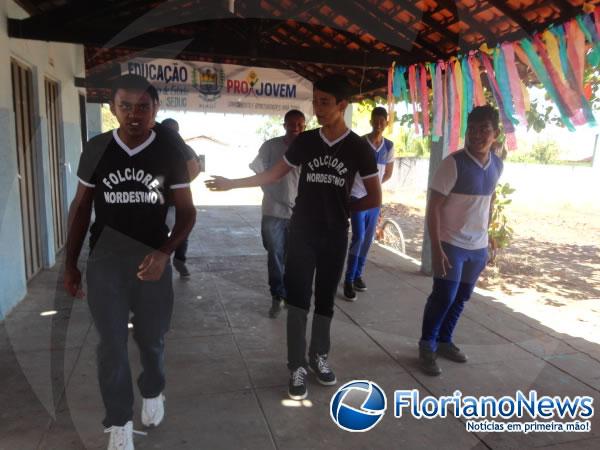 Lindolfo Uchoa realiza culmin&acirc;ncia do Projeto Resgatando o Folclore Brasileiro.(Imagem:FlorianoNews)