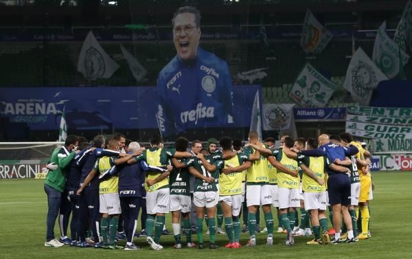 Luxa e Cuca se reencontram e buscam primeira vitória dos times em clássicos