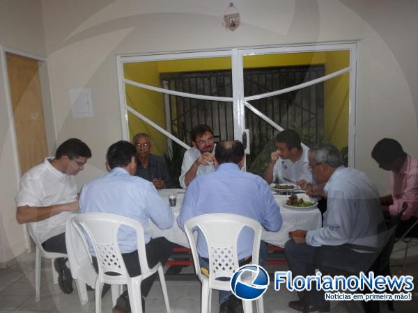 Jantar de confraterniza&ccedil;&atilde;o(Imagem:FlorianoNews)