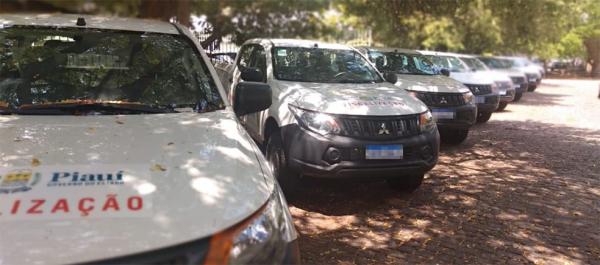 Carro da Adapi é apreendido com material de campanha eleitoral em Itaueira