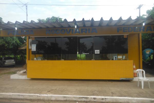 Buracos provocam acidente na BR-230