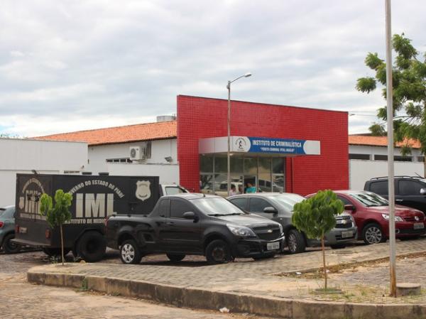 Jovem é suspeito de matar a facadas e pedradas o próprio irmão na capital