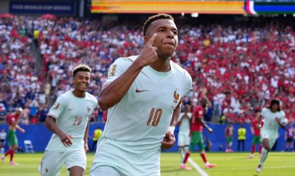 Mbapp&eacute; e Demb&eacute;l&eacute; garantiram classifica&ccedil;&atilde;o com gols no segundo tempo.(Imagem:Reuters/David Butler Ii)