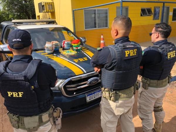 Apreensão de drogas em Picos: PRF descobre 14 Kg de cocaína em compartimentos ocultos de veículo