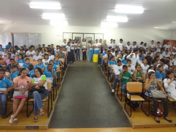 Alunos realizam projeto de preservação da vida no ambiente escolar em Floriano