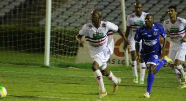 River-PI deu um salto na tabela com a vit&oacute;ria e quer conquistar um lugar entre os quatro times que v&atilde;o &agrave; semifinal.(Imagem:Emanuele Madeira)