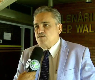 TRE determina que Robert retire post ofensivo contra governador