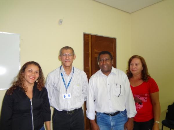 Realizada reuni&atilde;o com benefici&aacute;rios do condom&iacute;nio Catumbi.(Imagem:FlorianoNews)