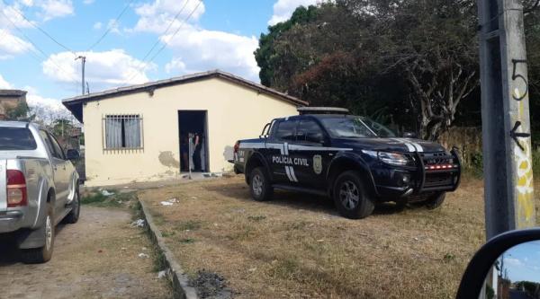  Casal suspeito de comandar boca de fumo em Campo Maior &eacute; preso em flagrante.(Imagem: Pol&iacute;cia Civil )