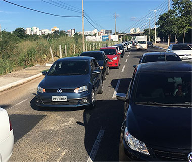 Motoristas de aplicativos se unem aos caminhoneiros em protesto contra alta de combustíveis