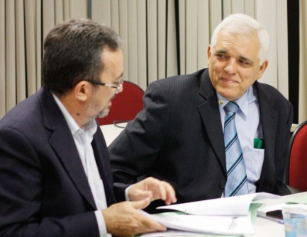 Relator do Orçamento convoca poderes para debater reajustes e cortes feitos pelo Executivo