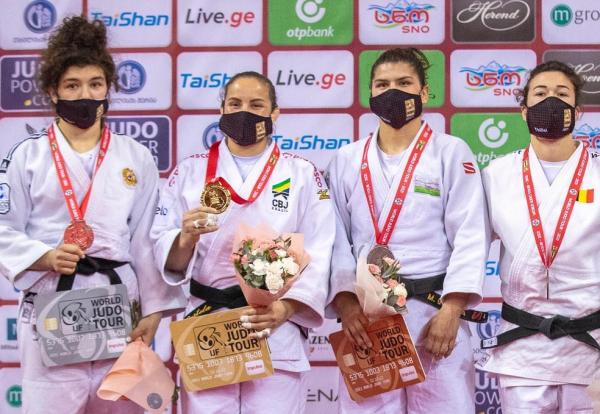 Maria Portela é campeã do Grand Slam da Geórgia de judô