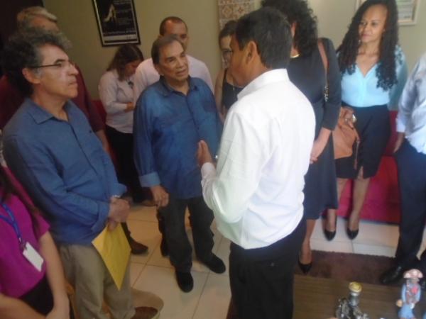Ded&eacute; Santana visita Teatro Cidade Cenogr&aacute;fica de Floriano.(Imagem:FlorianoNews)