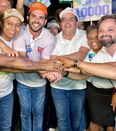 Deputado federal Dr. Francisco Costa participa da Caminhada da Mudança em Floriano