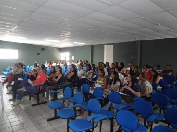 Coordenadora Estadual de Doenças Transmissíveis ministra Treinamento de TDO
