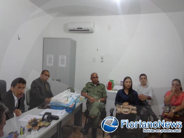 Som abusivo na Beira-rio &eacute; tema de reuni&atilde;o em Floriano.(Imagem:FlorianoNews)