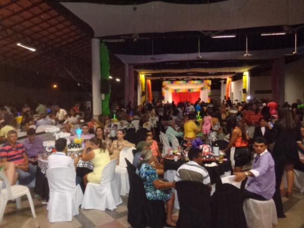Escola Pequeno Príncipe realiza formatura de alunos do 1º ano