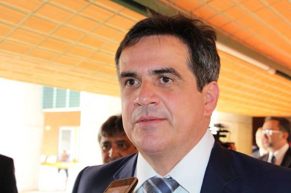 Apoio de Ciro Nogueira à reeleição de Firmino o afasta ainda mais do grupo de João Vicente Claudino