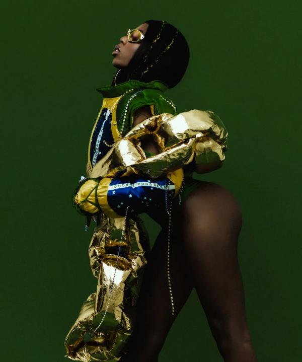 MC Soffia se veste com as cores do Brasil ao lan&ccedil;ar o EP 