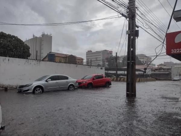 Teresina registra mais de 8 mil raios; fortes chuvas devem continuar em todo Piauí