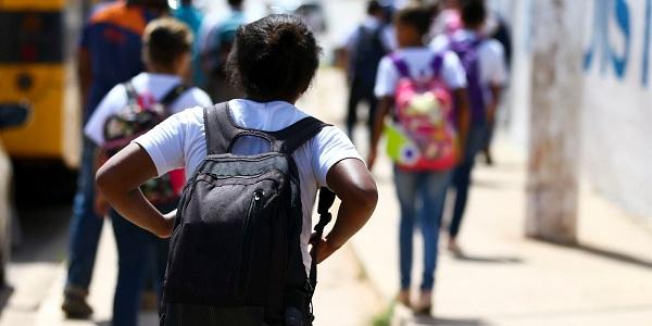 Da creche ao ensino médio, só 17% dos brasileiros estão em escolas particulares