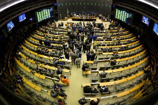 Câmara dos Deputados abre inscrições para concurso com salário de R$ 30 mil