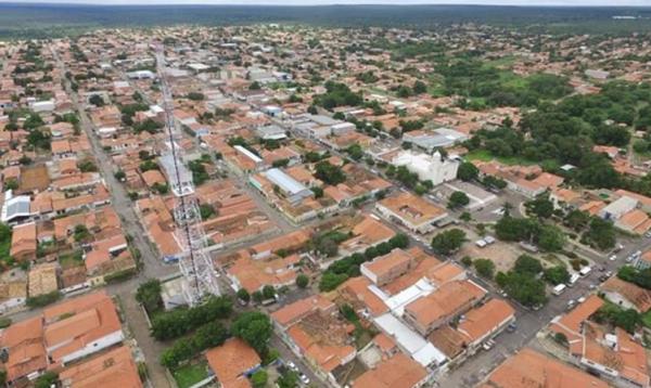 Prefeitura de Valença do Piauí divulga edital de concurso público com 155 vagas