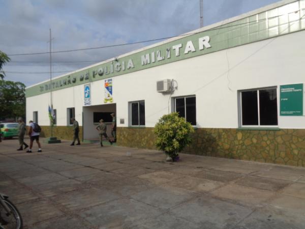Criminosos armados com facão roubam motocicleta em Floriano