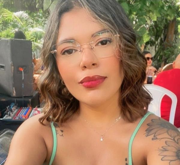 Suspeito de matar ex-mulher com golpes de canivete é denunciado por feminicídio