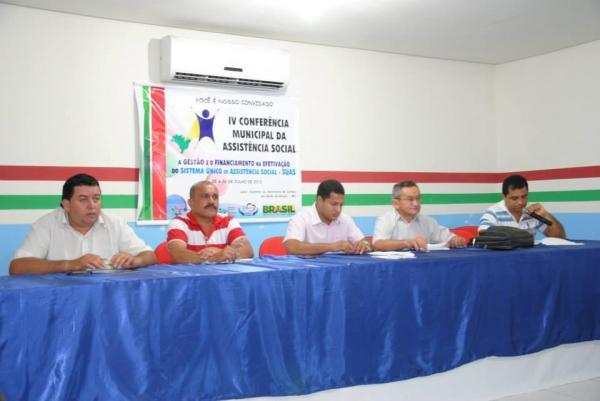 Prefeito Gleydson Resende faz reunião e anuncia reforma de mais cinco escolas