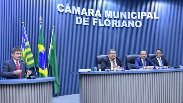 Parlamentares cobram melhorias no funcionamento do transporte escolar em Floriano
