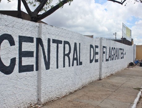 Polícia estoura boca de fumo na Vila Monsenhor Chaves em Teresina
