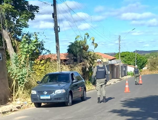 3&ordm; BPM realiza blitzs volantes em bairros de Floriano para refor&ccedil;ar seguran&ccedil;a e coibir infra&ccedil;&otilde;es(Imagem:Divulga&ccedil;&atilde;o/PM)