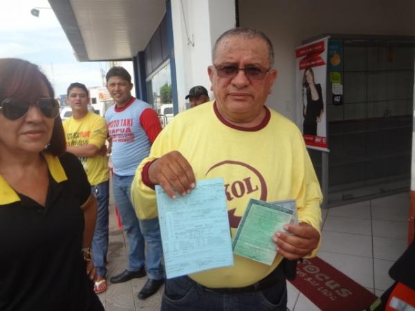 Rep&oacute;rter Amarelinho &eacute; multado em Blitz. (Imagem:FlorianoNews)