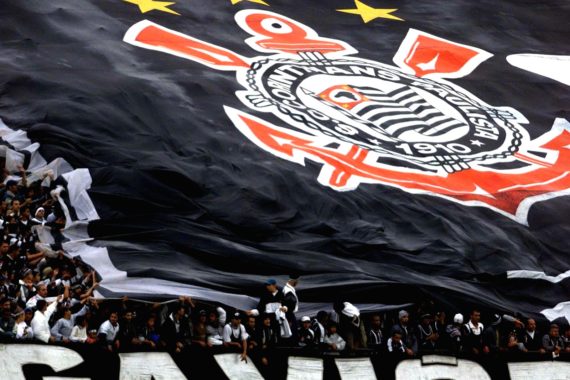 Corinthians reduz salários de funcionários em 70%