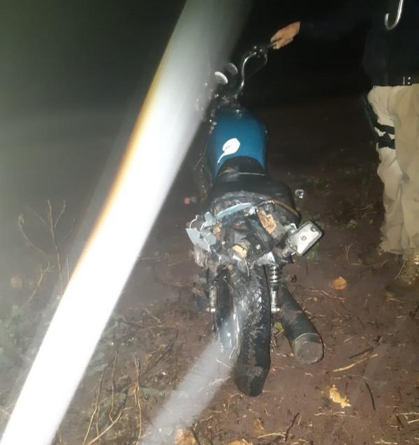 Mulher morre e dois homens ficam feridos em colis&atilde;o entre carro e moto na BR-020, no Sul do Piau&iacute;(Imagem:Pol&iacute;cia Rodovi&aacute;ria Federal)