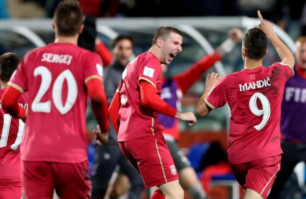 A equipe s&eacute;rvia soube aproveitar as oportunidades e acabou levando a melhor no tempo extra.(Imagem:AP)
