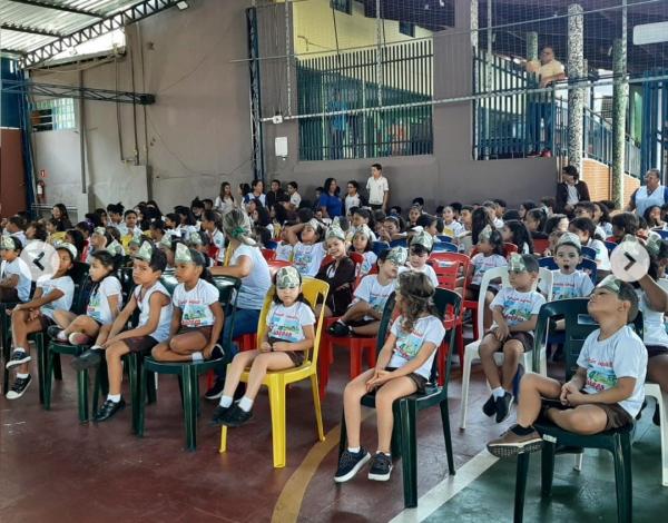 Escola Pequeno Pr&iacute;ncipe em Floriano celebra o Dia do Soldado com evento especial.(Imagem:Reprodu&ccedil;&atilde;o/Instagram)