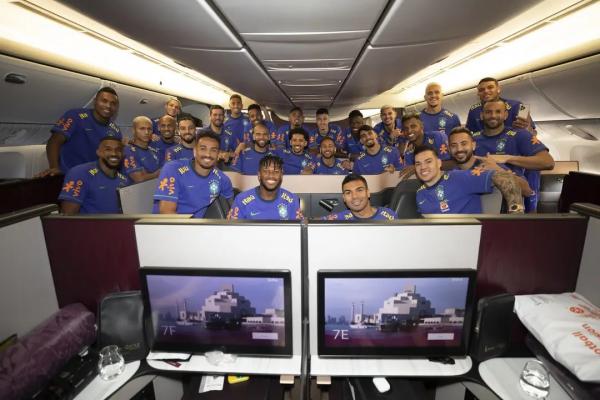 Seleção brasileira deixa Turim e embarca rumo ao Catar para Copa do Mundo