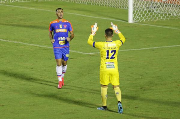 Fortaleza bate Sport nos pênaltis e pega Ceará na semifinal da Copa do Nordeste