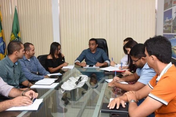 Prefeitura avalia medidas para manter serviços essenciais diante da paralização dos caminhoneiros